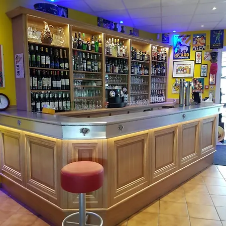 Logis Corintel Bordeaux Est 3* Tresses