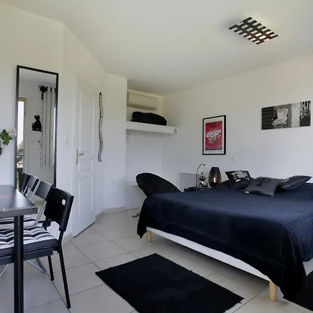 Logis Corintel Bordeaux Est Hotel