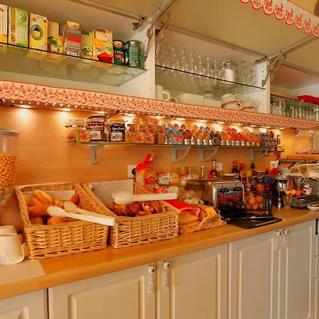 Logis Corintel Bordeaux Est 3* Tresses