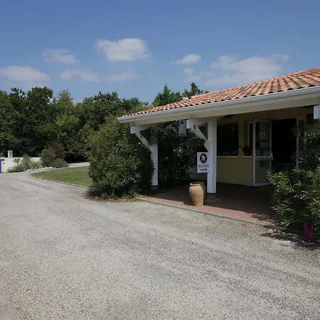 Logis Corintel Bordeaux Est فندق Tresses