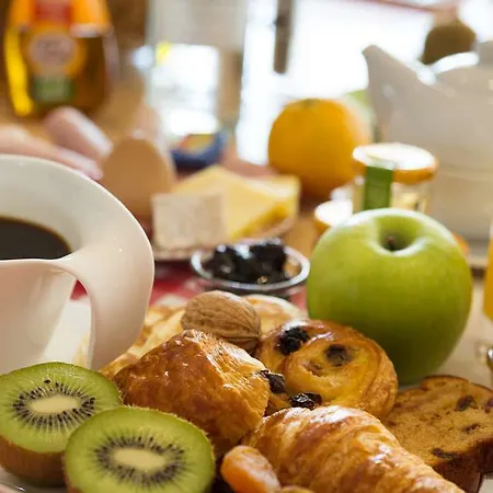 Logis Corintel Bordeaux Est 3*