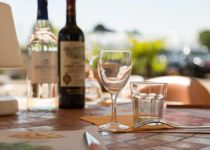 Logis Corintel Bordeaux Est Hotel Tresses