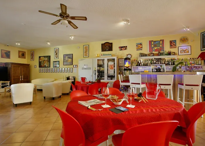 Hotel Logis Corintel Bordeaux Est Tresses