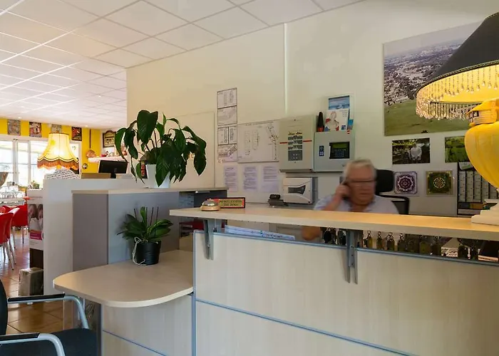 Logis Corintel Bordeaux Est Hotel 3*